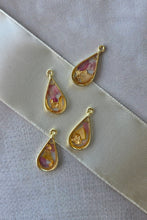 Load image into Gallery viewer, Tear-drop pendant