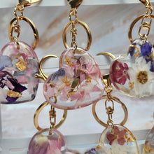 Load image into Gallery viewer, Floral Keychains