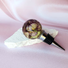 Load image into Gallery viewer, Purple Floral Wine Stopper
